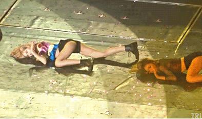 Lisa新歌破吉尼斯世界纪录,lisa趴在地上跳的舞叫什么
