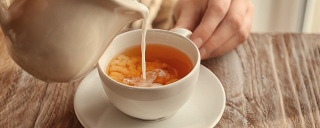 奶茶店的奶茶可以放微波炉加热吗(外卖奶茶可以放微波炉加热吗)